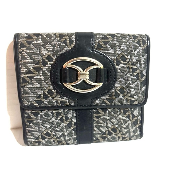 Dkny Handbags - DkNY Elegant Black and Gray Women's wallet